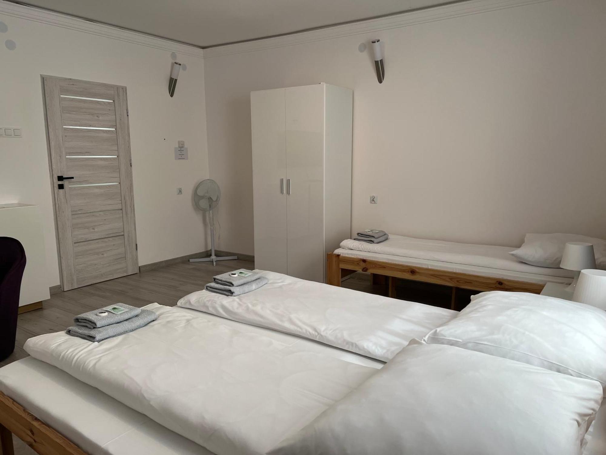 Etna 3 Dom Z Parkingiem Rzeszow Morgowa Apartment Ngoại thất bức ảnh